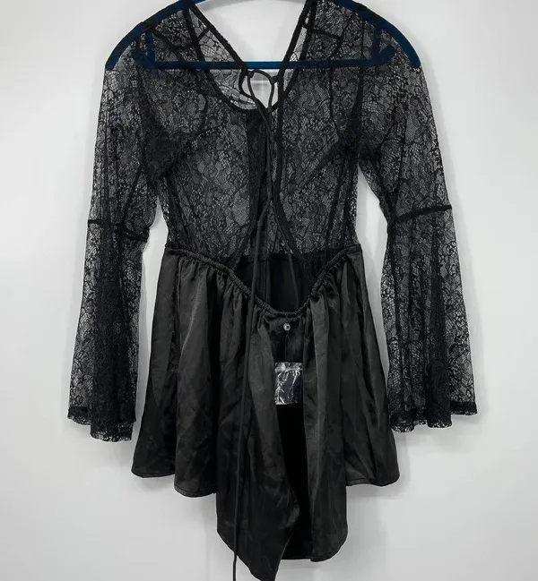 LF Run Cinta Run Black Silk & Lace Sexy Romper Size Medium - Image 2