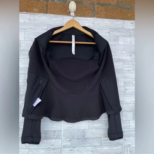 Lululemon Chill Going Strong Jacket size 4 - Image 15