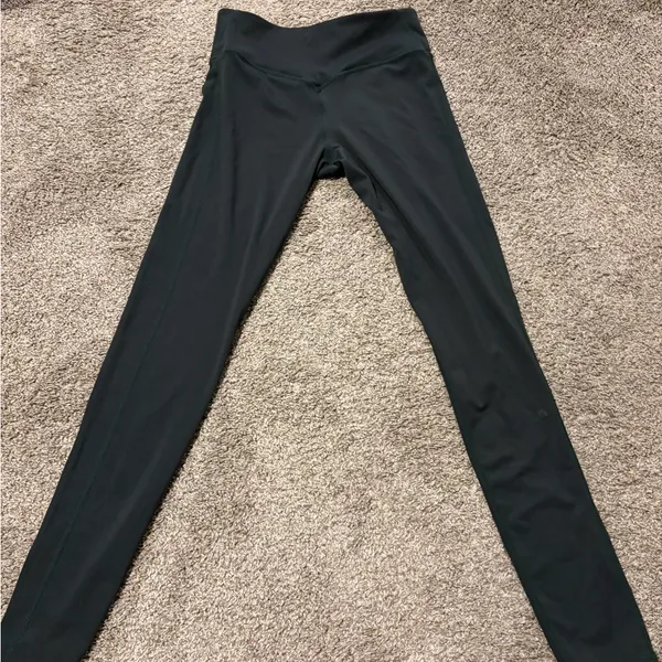 YoungLA Women’s Leggings Legacy Emerald Green Size Medium EUC SOLD OUT - Image 6