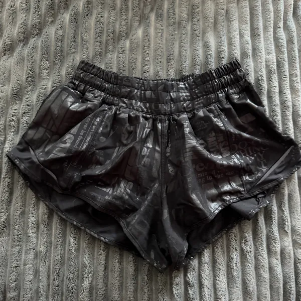 Lululemon Hotty Hot Short II *2.5" Manifesto - Image 2