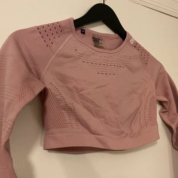 Gymshark Crop Long Seeve - Image 2