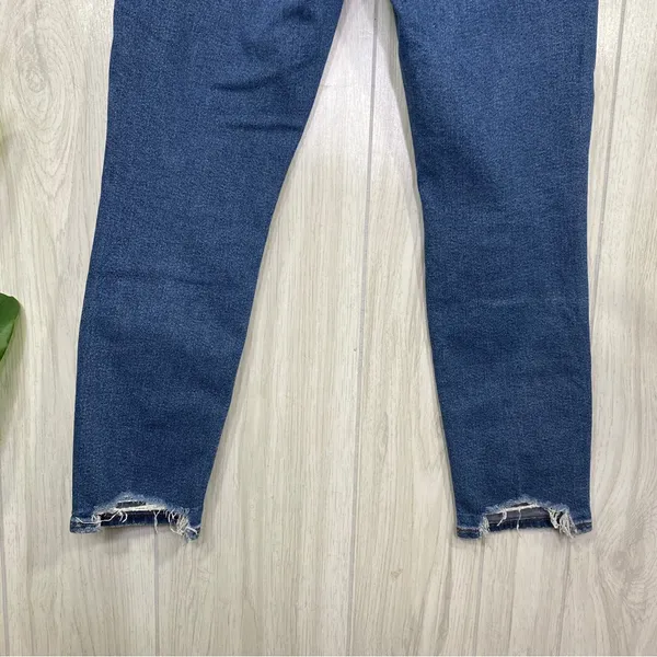 American Eagle Distressed Ripped Knee Mom Jeans size 4 - Image 6