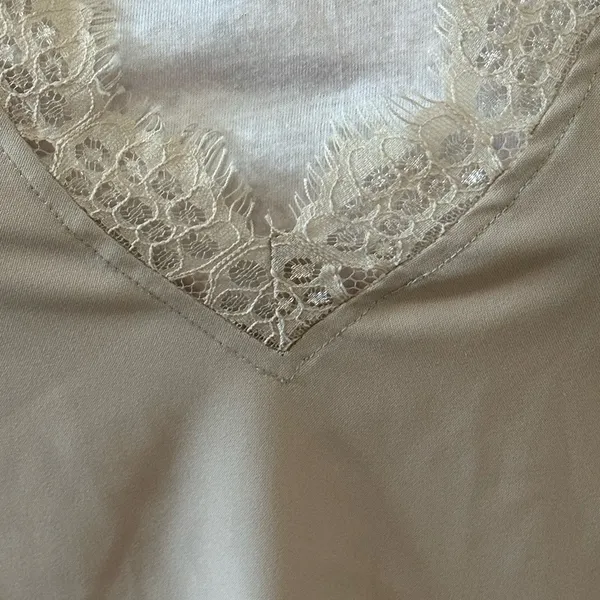 Lace Trim V-neck Tank Camisole Tan Women’s Size XL - Image 2