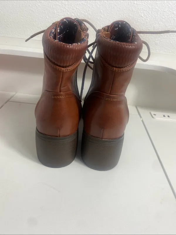 BareTraps Cognac Lace-Up Ankle Boot Size 9.5 - Image 5