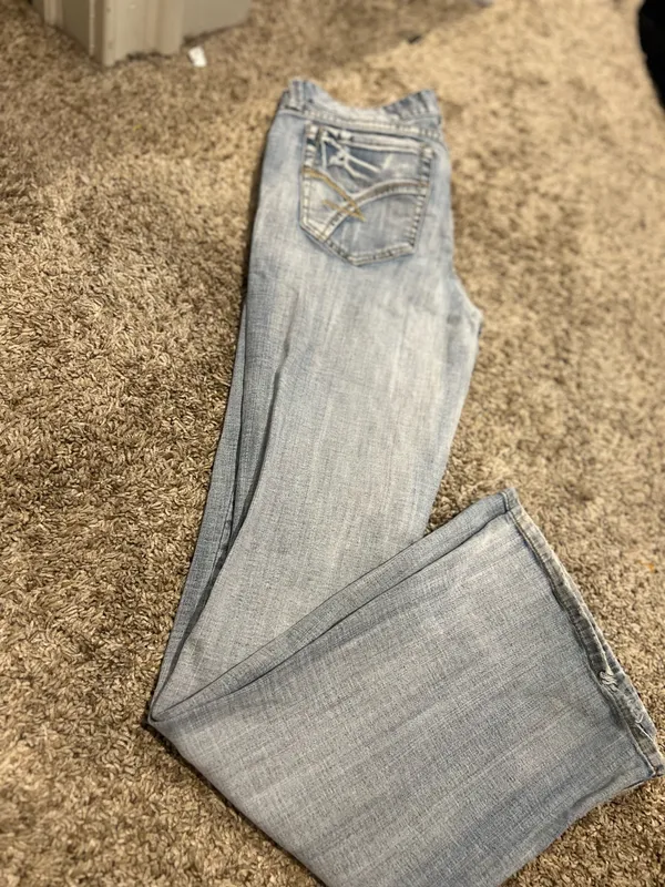 Light Wash Bootcut Jeans - Image 7