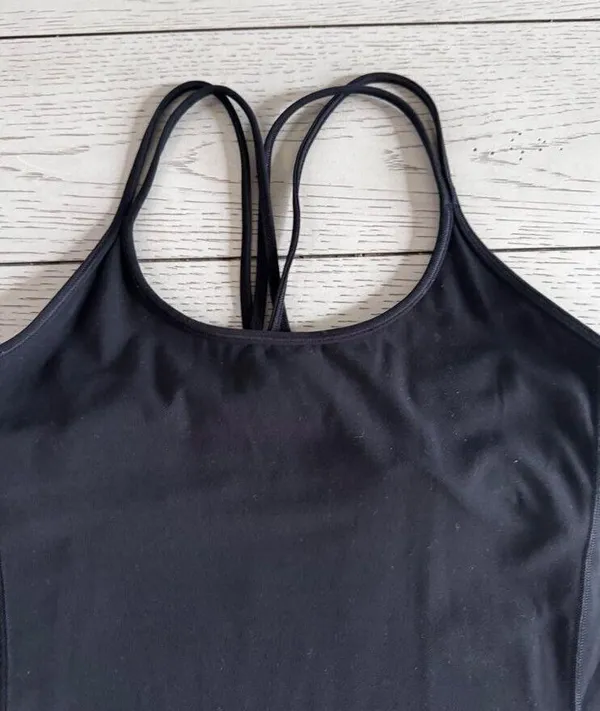 Lululemon black tank top size 8 excellent pre owned condition - Image 3