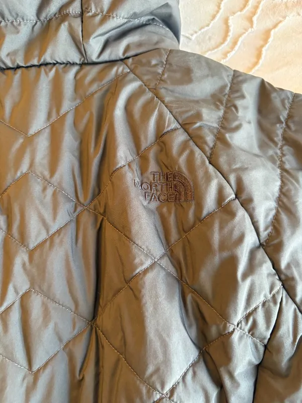 The North Face Mossbud Insulated Reversible Parka - Image 10