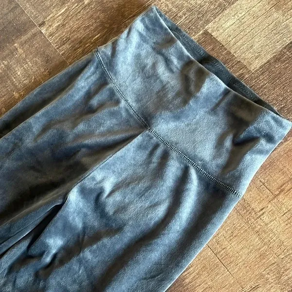Aerie Offline high-rise gray fleece joggers - Image 3