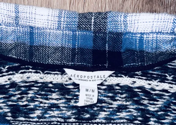 Aeropostale Woman’s Plaid Long Sleeve Flannel Button Down Top Size Medium - Image 5