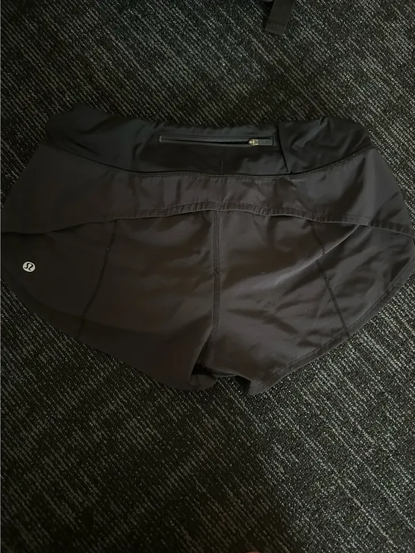 Lululemon low rise Shorts - Image 2