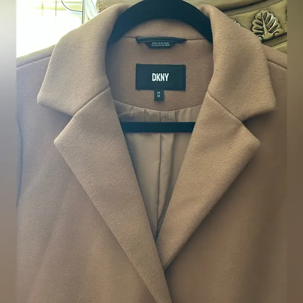 DKNY Women's Walker Wool Camel Coat Size Medium - Image 3