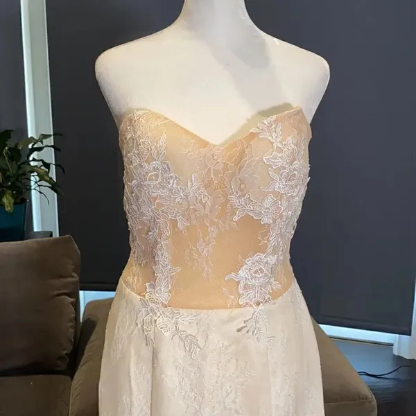 Women’s Strapless Formal Wedding Party Dress Size 4 &extra long train cape *READ - Image 3