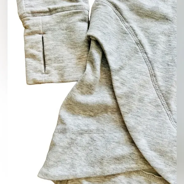 Yogalicious‎ Activewear Grey Hooded Fleece Pullover Top MEDIUM Sporty Workout - Image 5