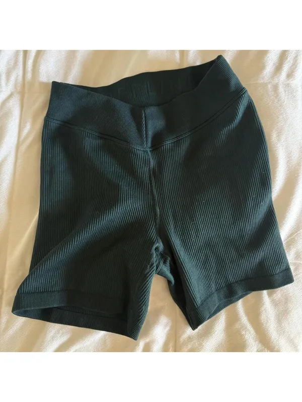 Aerie Women's Green and Black Shorts - Image 2