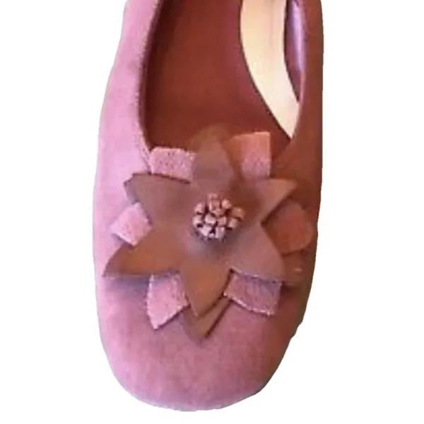Connie Pink /brown Suede leather Women Flat 5.5M unique flower Made‎ In Brazil - Image 5