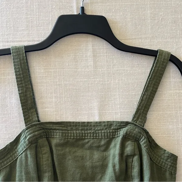 Old Navy Women’s Romper whit pockets and belt Sz M Green Linen Viscose 3" Inseam - Image 2