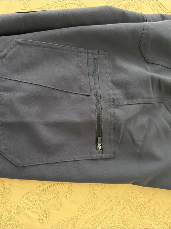 Figs Grey Straight-Leg Cargo Joggers Size S/T - Image 8