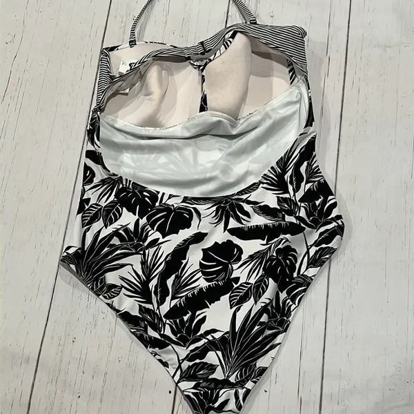 Old navy black and white halter bathing suit nwt - Image 4
