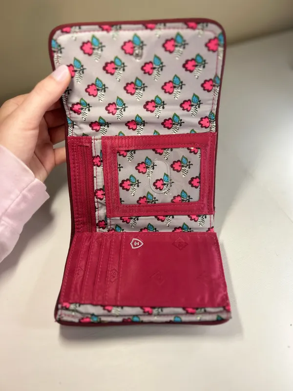 Vera Bradley Tote Bag With Matching Wallet - Image 10