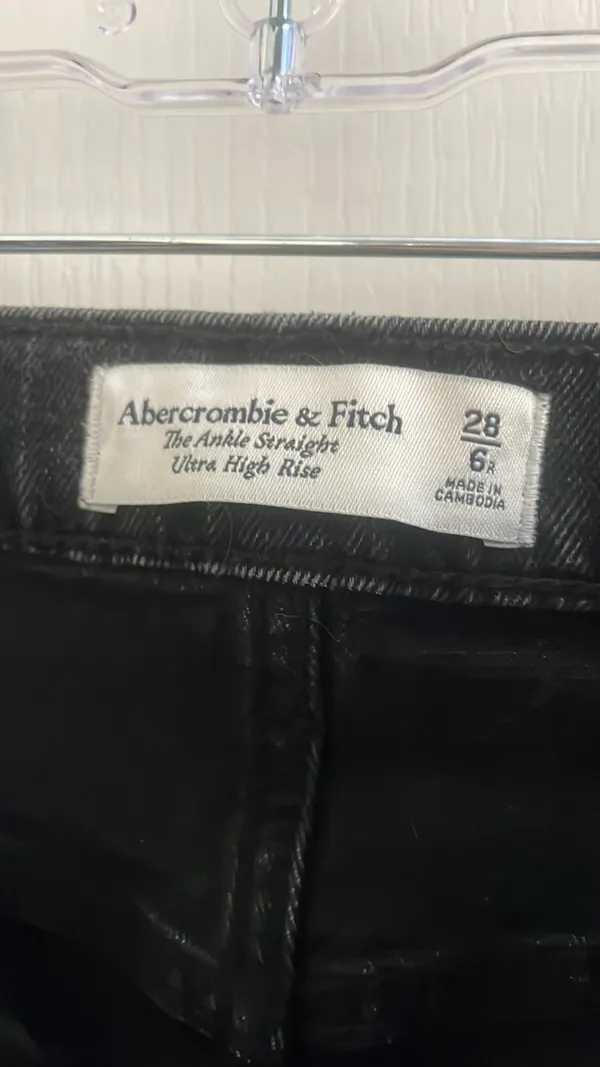 Abercrombie Ultra High-Rise Jeans - Image 3