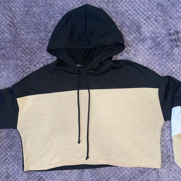 Windsor | Cropped Hoodie - Image 4