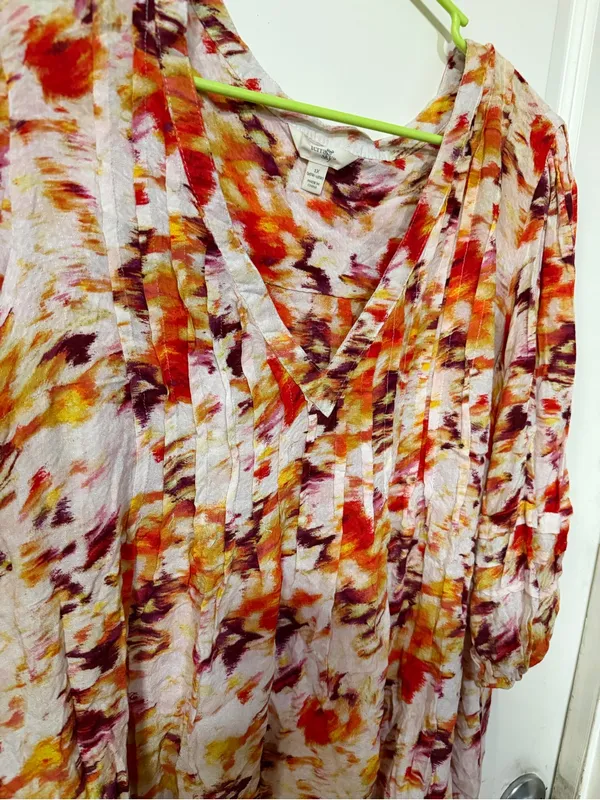 Terra & Sky Multi-Color Floral V-Neck Blouse - Image 3
