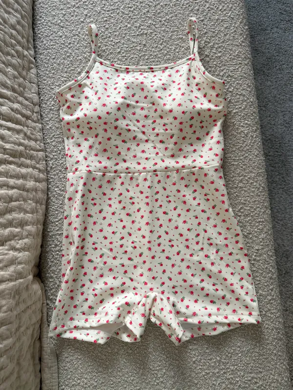 Happy Camper white floral active romper Size undefined - Image 6