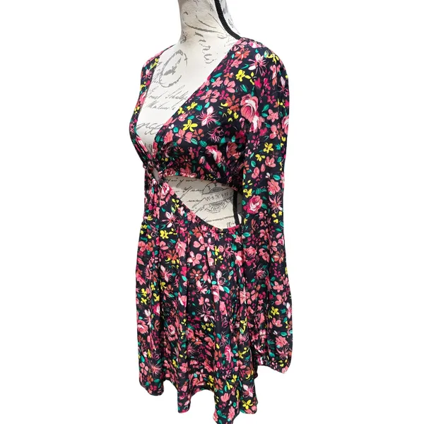The Drop x Lauravanessa NWT Floral Cutout Mini Dress Black‎ Multi Size M - Image 6