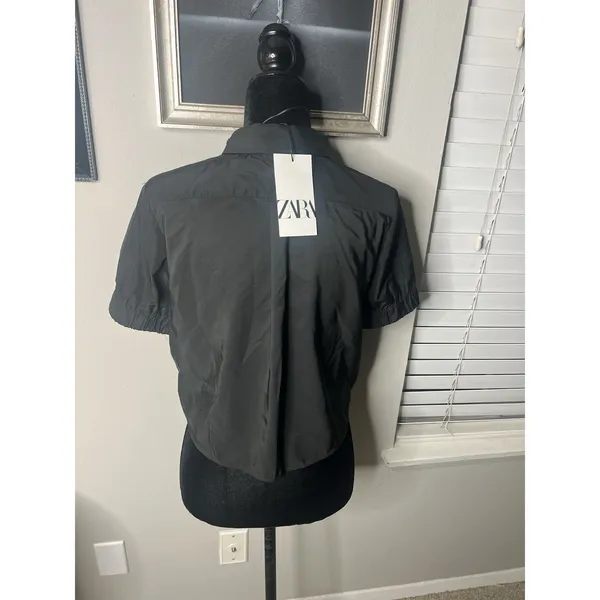 NWT Zara Black Cropped Button Down Top Small - Image 3