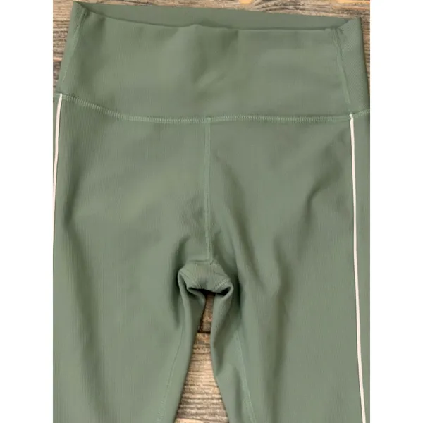 Wilo‎ The Label Sage Green Ribbed High Waisted Leggings White Piping Size Medium - Image 5