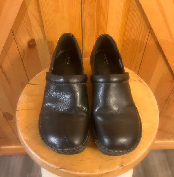 Sonoma Women's Size 9 Medium Black Leather Slip on Clogs Mules - Image 2