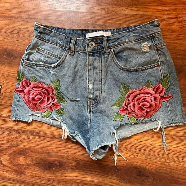 Zara embroidered shorts - Image 5