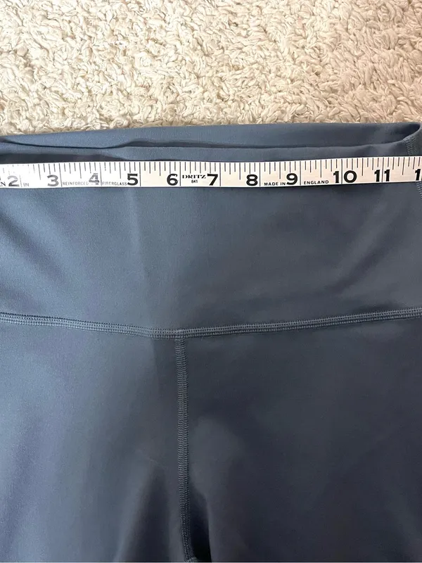 Gilly Hicks Gray High-Waist Flare Leggings - Image 3