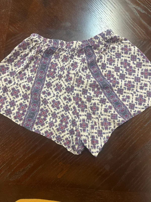 Brandy Melville Printed Elastic Waist Flowy Boho Shorts - Image 5