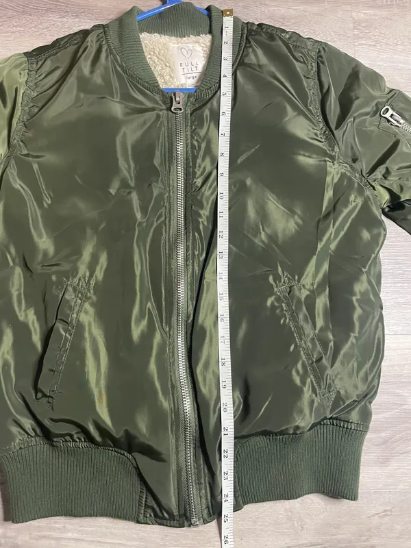 Tilly’s Sherpa Lined Bomber Jacket - Image 11