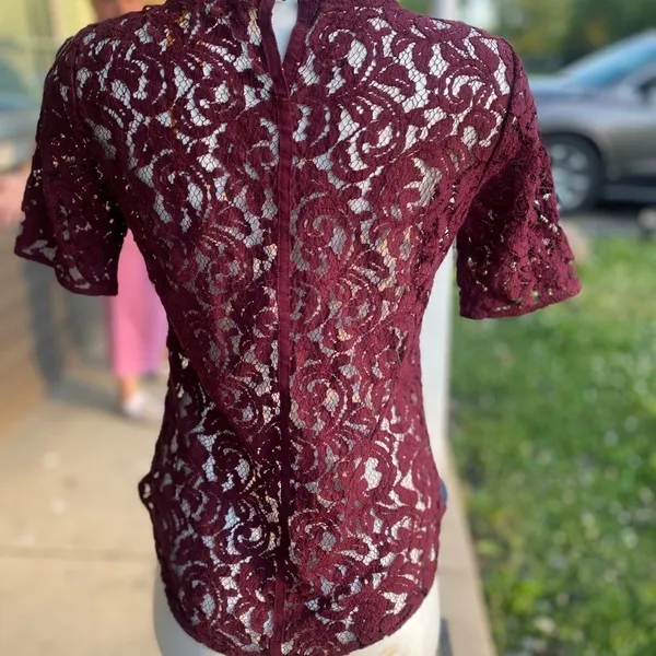 Woman’s laced top Red - Image 2