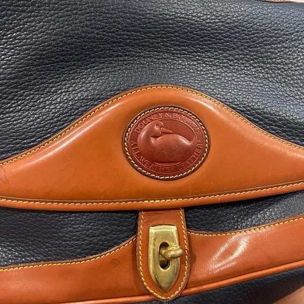 Vintage Dooney & Bourke Leather Carrier Navy Blue Crossbody Purse Turn Key Lock - Image 4