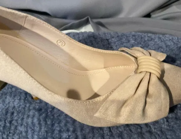COUTGO NIB Womens Pumps Pointed Toe Bowknot Slip On Color: Light Tan / Size:7.5 - Image 8