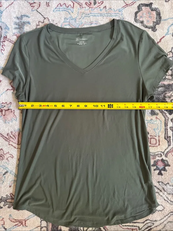 No Boundaries Olive Green V-Neck Short Sleeve Tee - Image 4