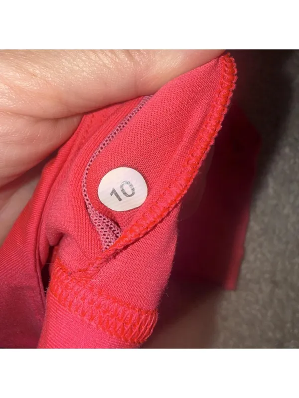 Lululemon Women's Pink Bra - Image 4