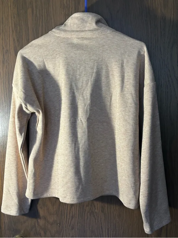 Bobeau soft fleece pullover features a beige color and a V Neck neckline - Image 4