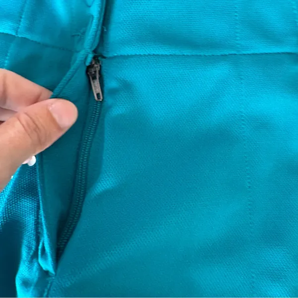 Nike Golf Turquoise Knit Shorts size 6 - Image 4