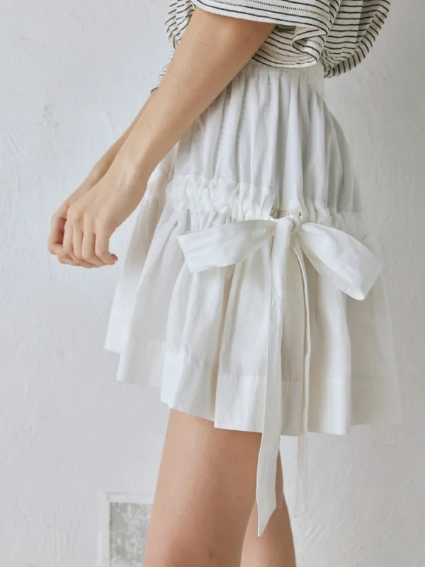 VRG GIRL Lily Elastic Waist White Tiered Mini Skirt with Side Bows - Image 3