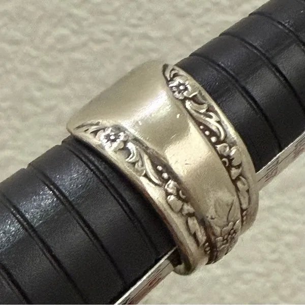 Vintage 1940 “Camilia” Sugar Spoon Ring Size 9 - Image 9