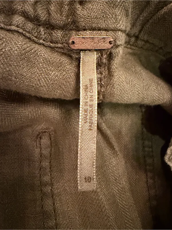 Free People Women’s Olive Tan slouchy cargo Drawstring Shorts. Size 10! New. - Image 8