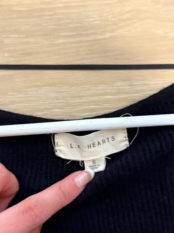 PacSun Cropped Sweater LA Hearts - Image 2