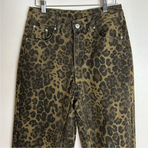 Aelfric Eden ladies leopard print wide leg jeans size 28 - Image 3