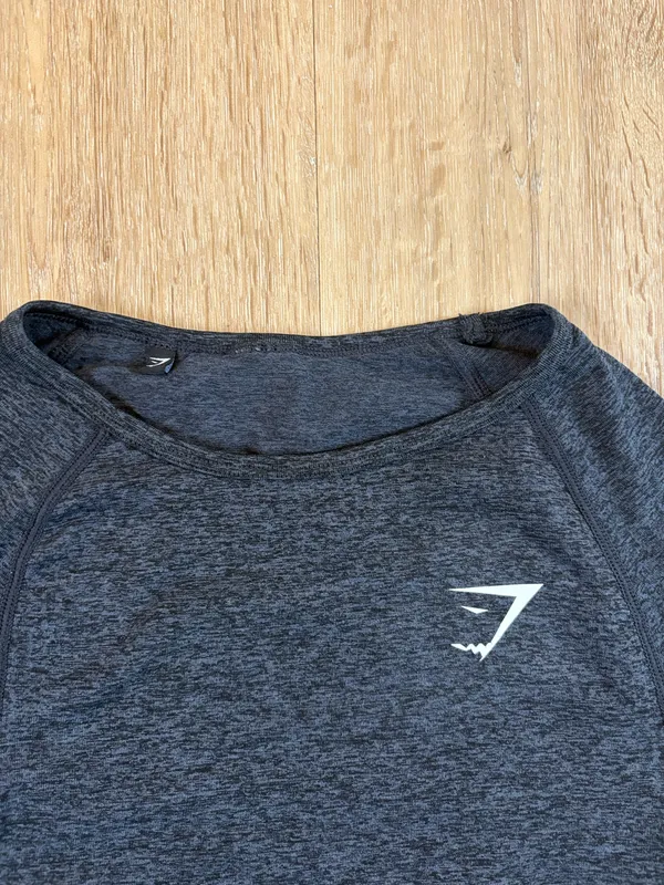 Gymshark Charcoal Grey Cropped Long Sleeve Top - Image 3