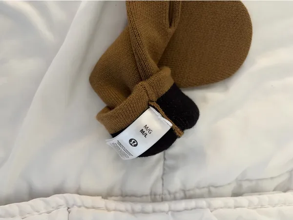 Lululemon mittens  - Image 3
