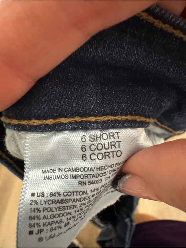 Old Navy Curvy/Profile Mid-Rise Straight Leg Jeans - Image 4